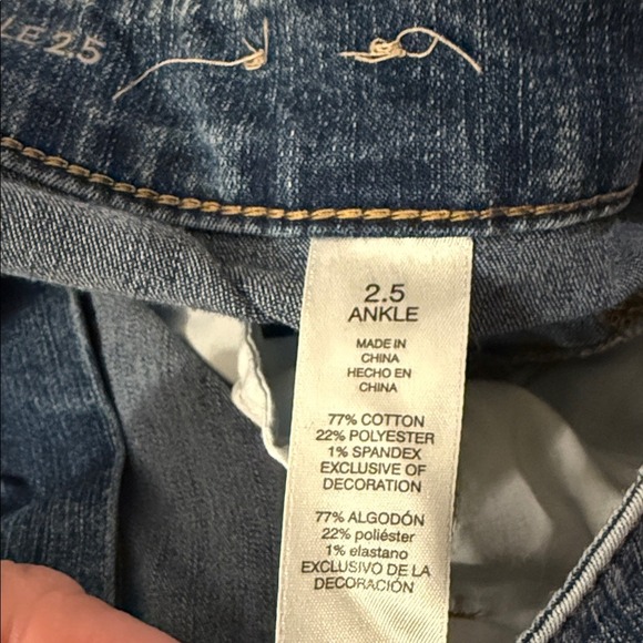 Chico's Two-Tone perfect stretch girlfriend slim leg ankle Blue Jeans 2.5/ 14 - Picture 9 of 9